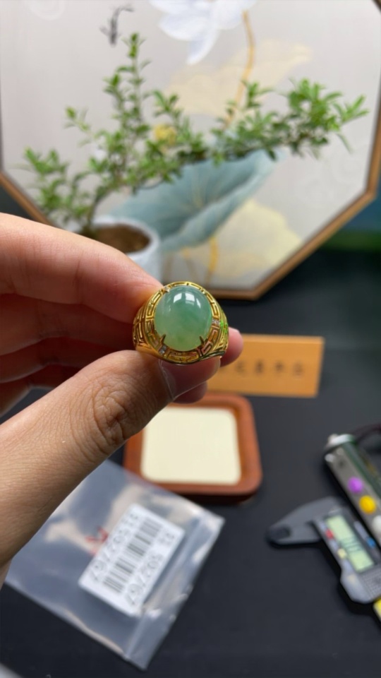 F31592767 Jadeite Cabochon Inlaid Ring 18K Gold Size 22 Total Weight Approx. 7.39g