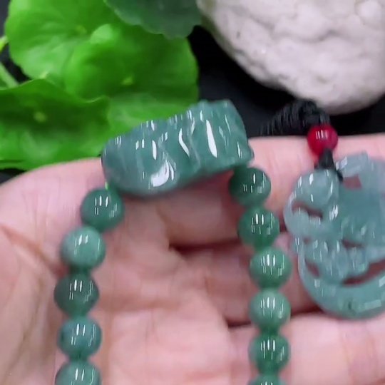 F33918726 Jadeite Pendant + Bracelet Approx. 8.1mm Beads Non-A