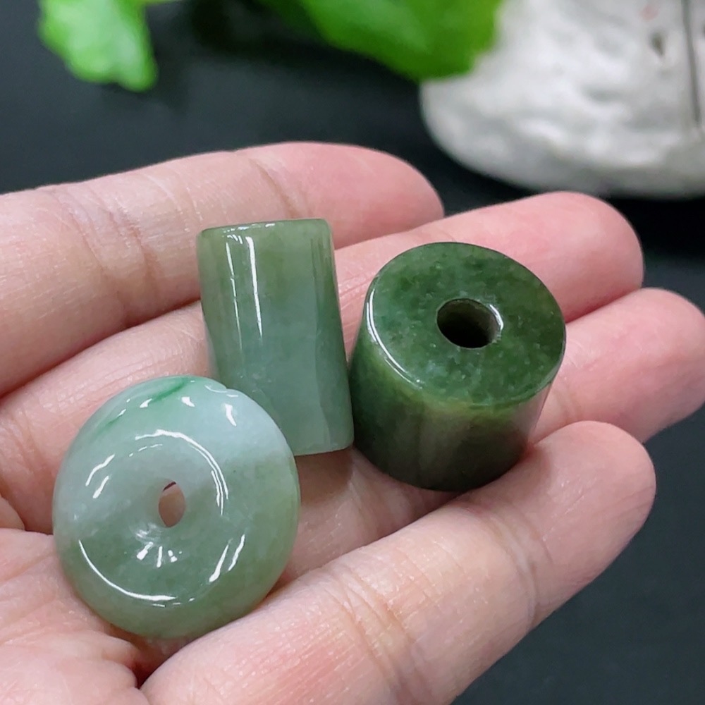 F33935348 Jadeite Pendant Sell as a Lot