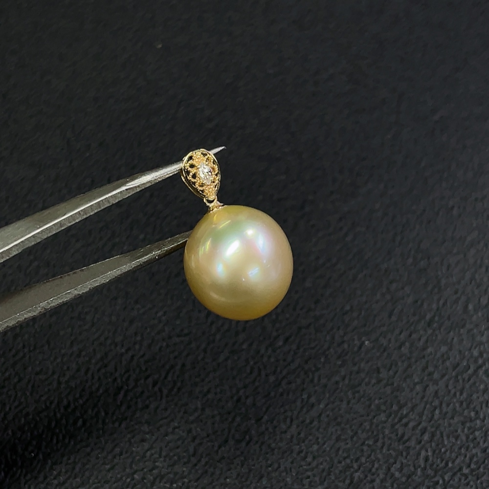 C28224715 Seawater Pearl Pendant Color Origin Undetermined 18K Gold Total Weight Approx. 4.38g Size Approx. 13.6mm