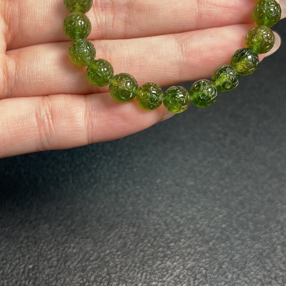 C33920717 Tourmaline Bracelet with Visible Organic Inclusions, Approx. 11.81g Total Weight, 7.2mm Beads