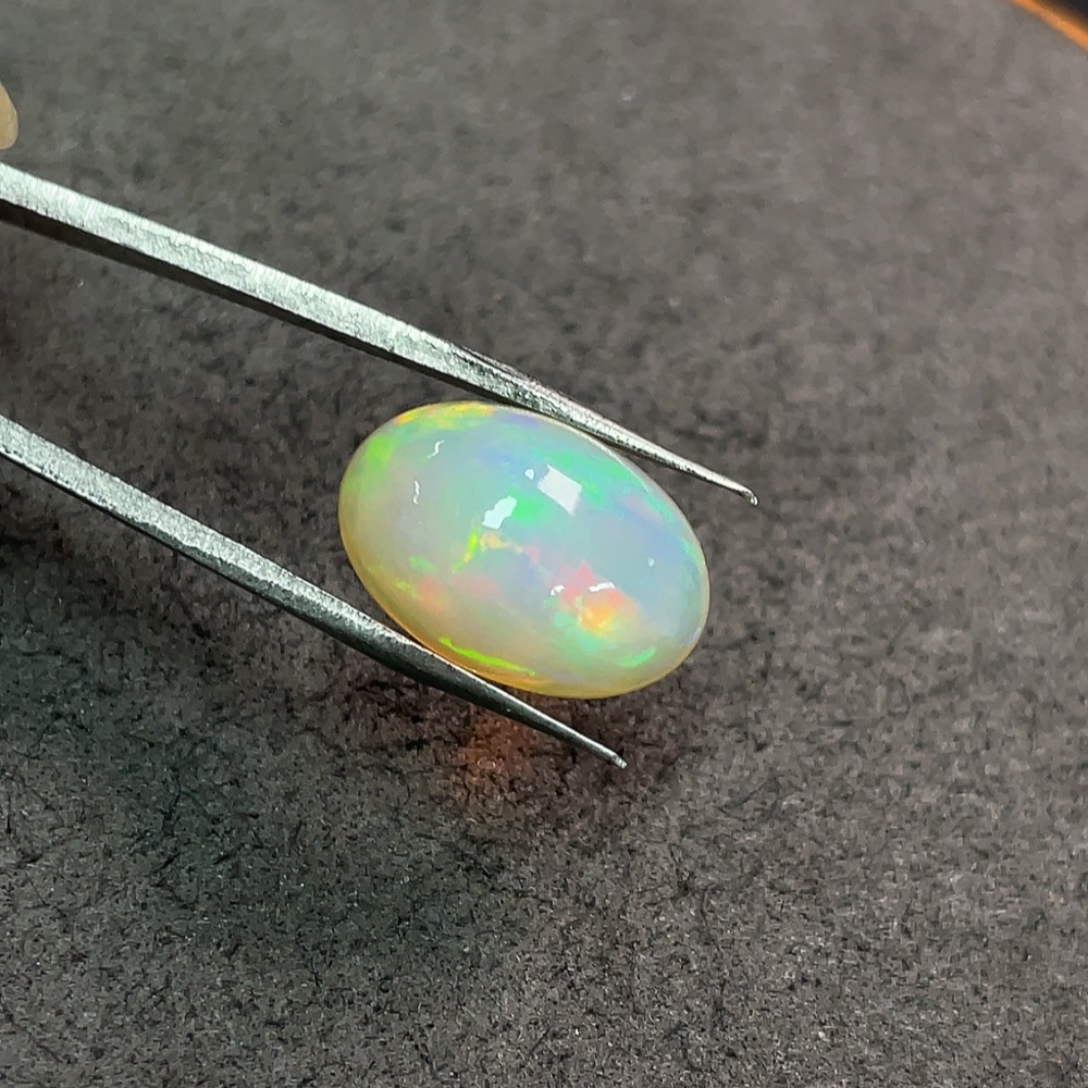 C34038552 Opal Rough Stone Total Weight Approx. 7.77 Carats