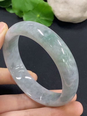 F41828966 翡翠正圈手镯 圈口58.9 货品总重约67.9g