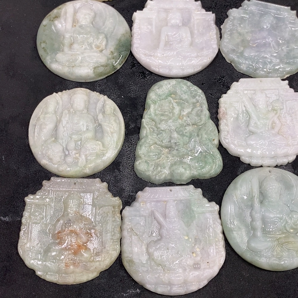 F15581969 Unpolished Jadeite Pendant