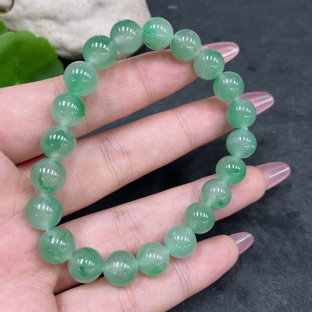 H33944382 African Emerald