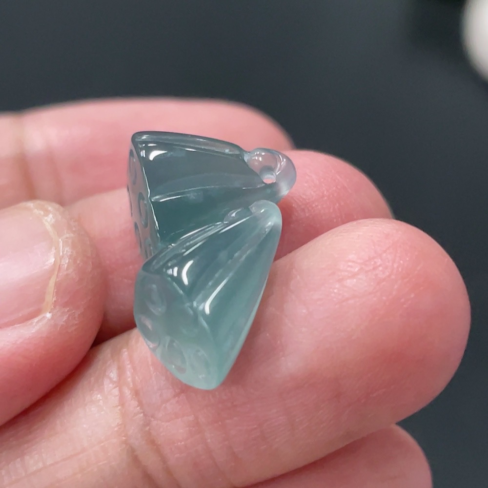 F34018838 Jadeite Lotus Pod Pendant