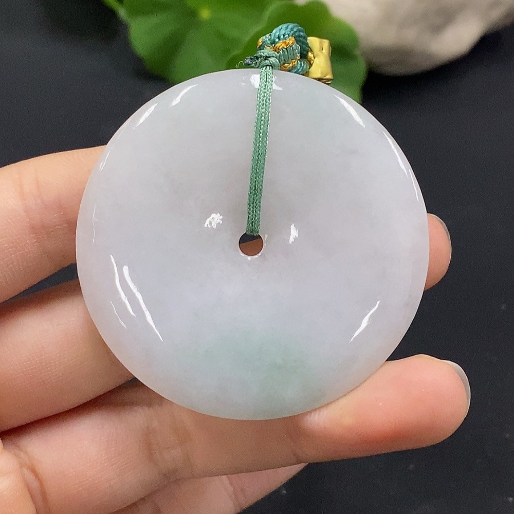 F30564446 JadeitePeace Knot Pendant