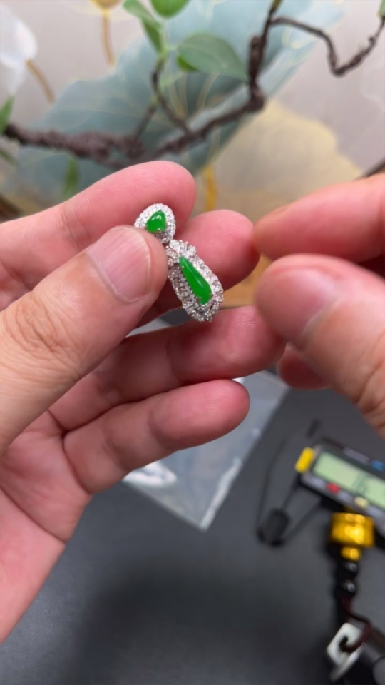 F33849407 Jadeite Pendant with 18k Gold and Diamond Accents, Total Weight Approximately 2.94g