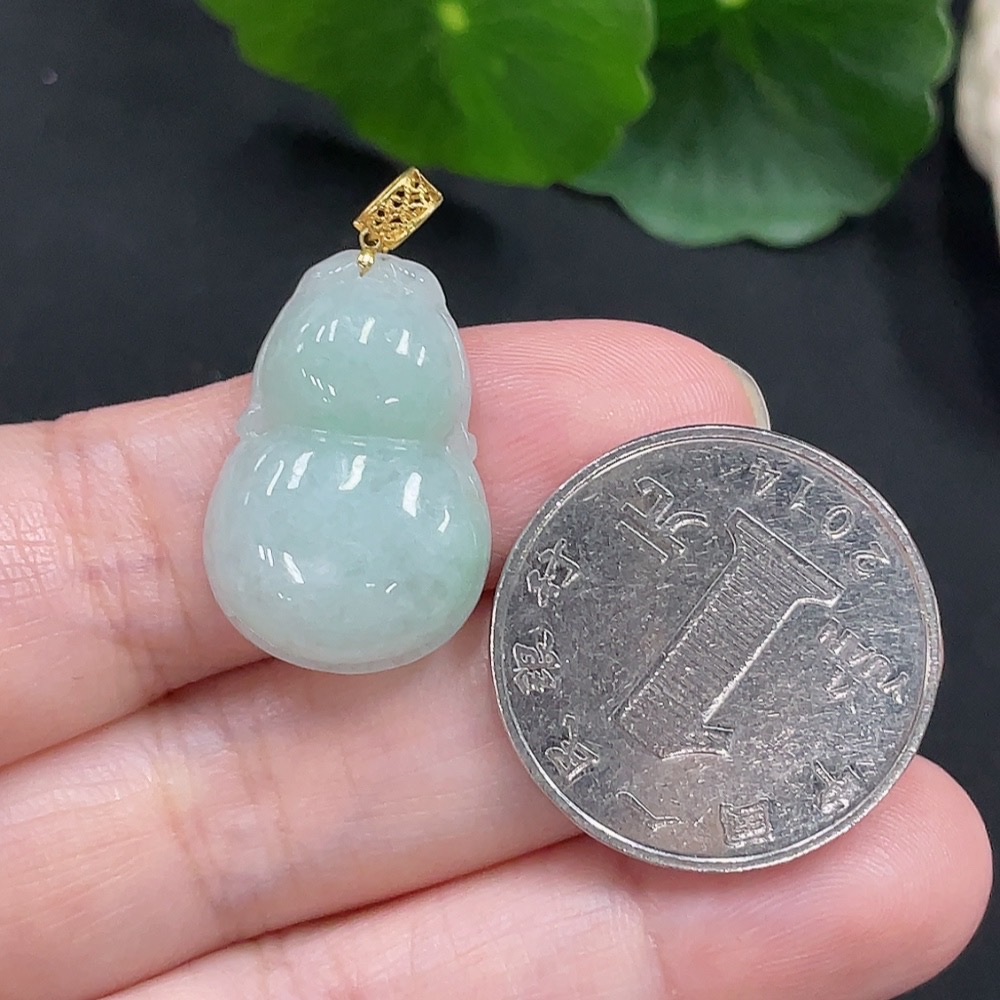 F29397288 Jadeite Gourd Pendant 18K Gold Total Weight Approx. 3.4g