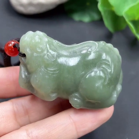 H17952542 Hetian Jade Handheld Piece Pi Xiu Total Weight Approx. (Including Rope) 70.6g