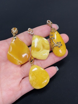 C46538863 琥珀蜜蜡挂件 非金 货品总重约17.36克 一手走