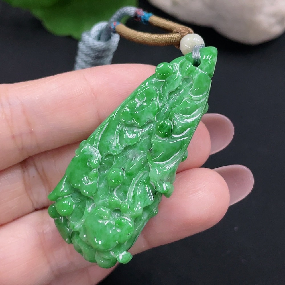 F28224903 Jadeite Cabbage Pendant Total Weight Approx. 21g (Including Rope Weight)
