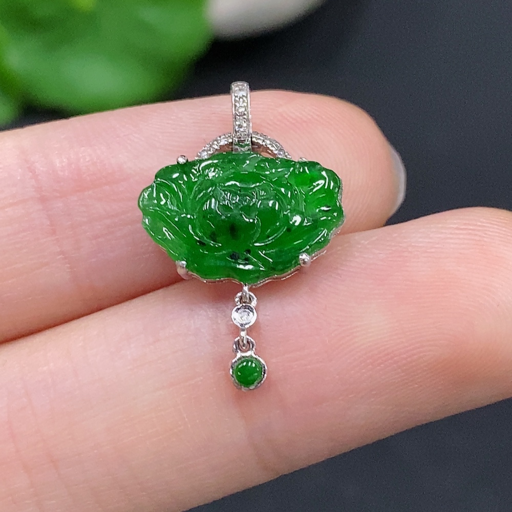 F29392683 Jadeite Inlaid Pendant 18K Gold Total Weight Approx. 1.3g