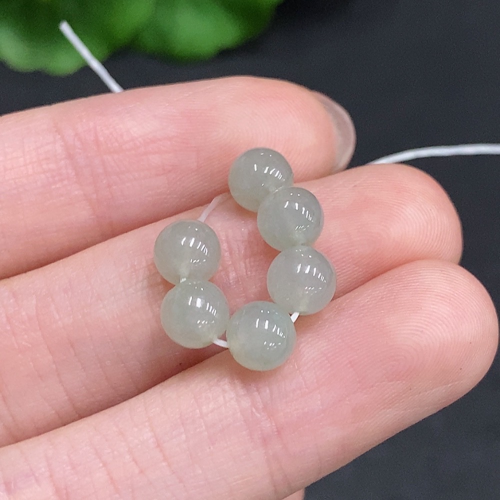 F35124561 Jadeite Beads Sell as a Lot
