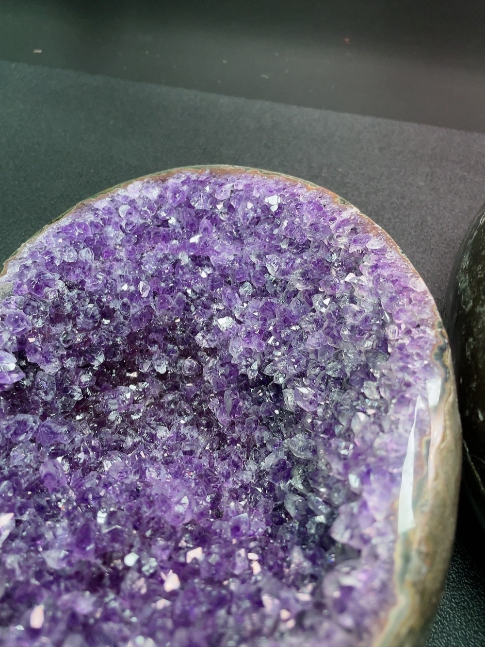 C32816438 Crystal Decoration, Base Not Natural, Total Weight Approx. 6.14kg, Sell as a Lot