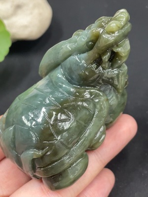 H30521897 和田玉手把件    龙龟     货品总重约 178.5g