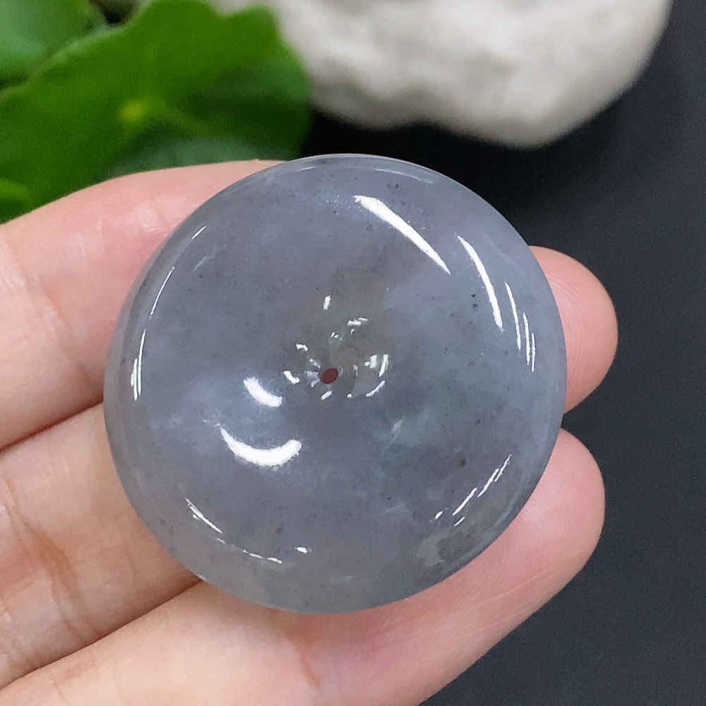 F34070046 Jadeite Peace Knot Total Weight Approx. 14g