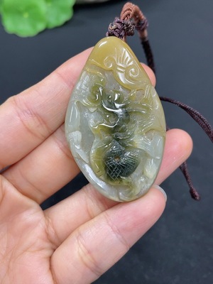 H41909088 和田玉挂件  龙行天下  货品总重约（含绳）29.5g