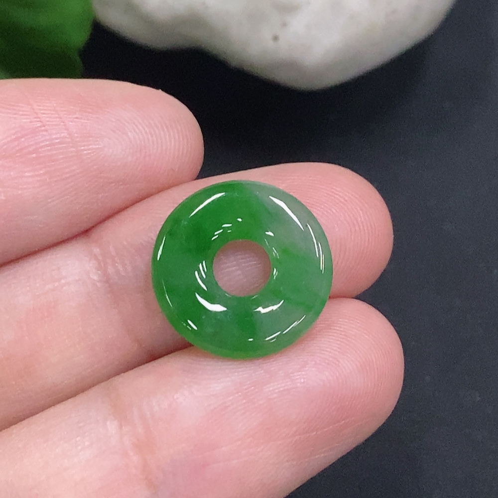 F34023783 Jadeite Peace Button, Total Weight Approx. 0.9g