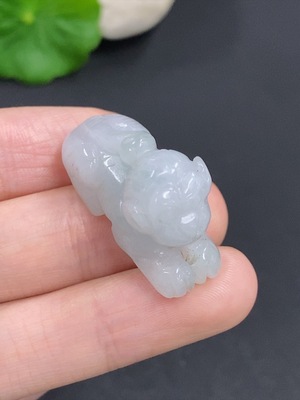 F42967133 翡翠猴子挂件 货品总重量约11.1克