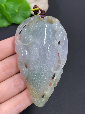 F46555639 翡翠玉米挂件 货品总重量约60.9克（含绳重）
