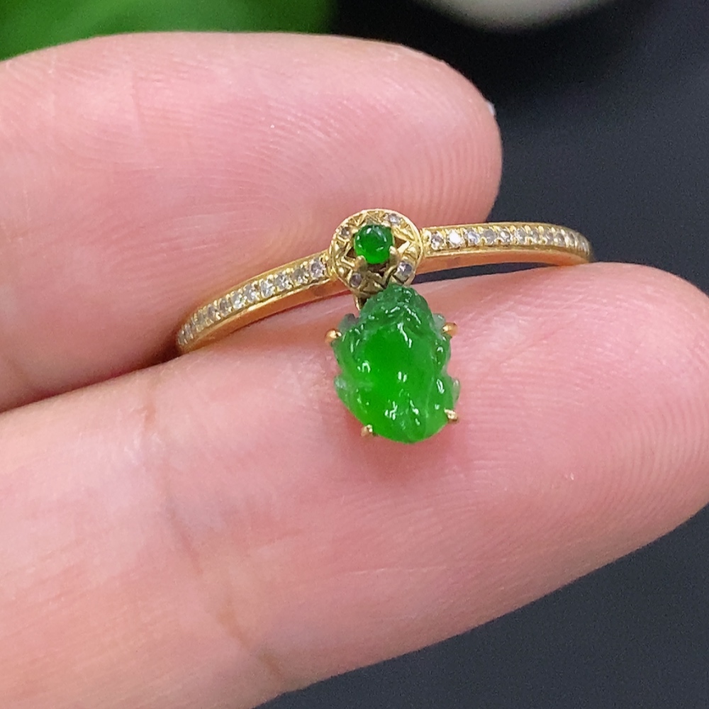 F33932394 Jadeite inlaid ring 18K gold size 14 total weight approx. 1.4g (with diamond accents)