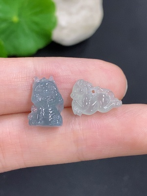 F46602338 翡翠挂件一手走