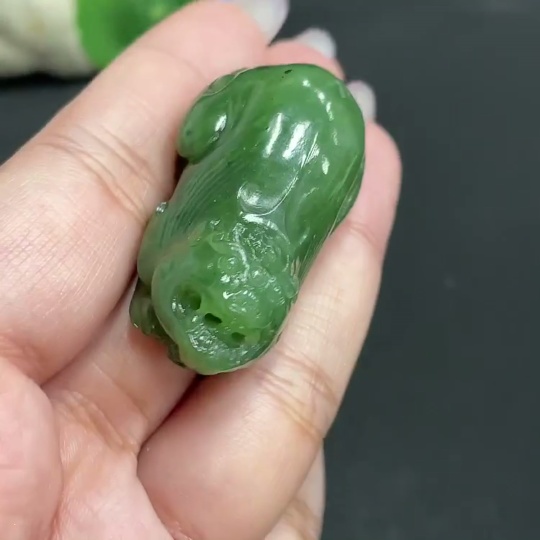 H34972732 Hetian Jade Jasper Pendant, Auspicious Beast, Total Weight Approx. 31g