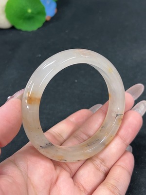 H41946746 非洲翠(独龙玉)正圈手镯 圈口55.2 货品总重约43.3g