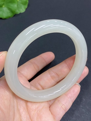 H33902567 Hetian Jade Round Bracelet Size 58.8 Total Weight Approx. 56.9g
