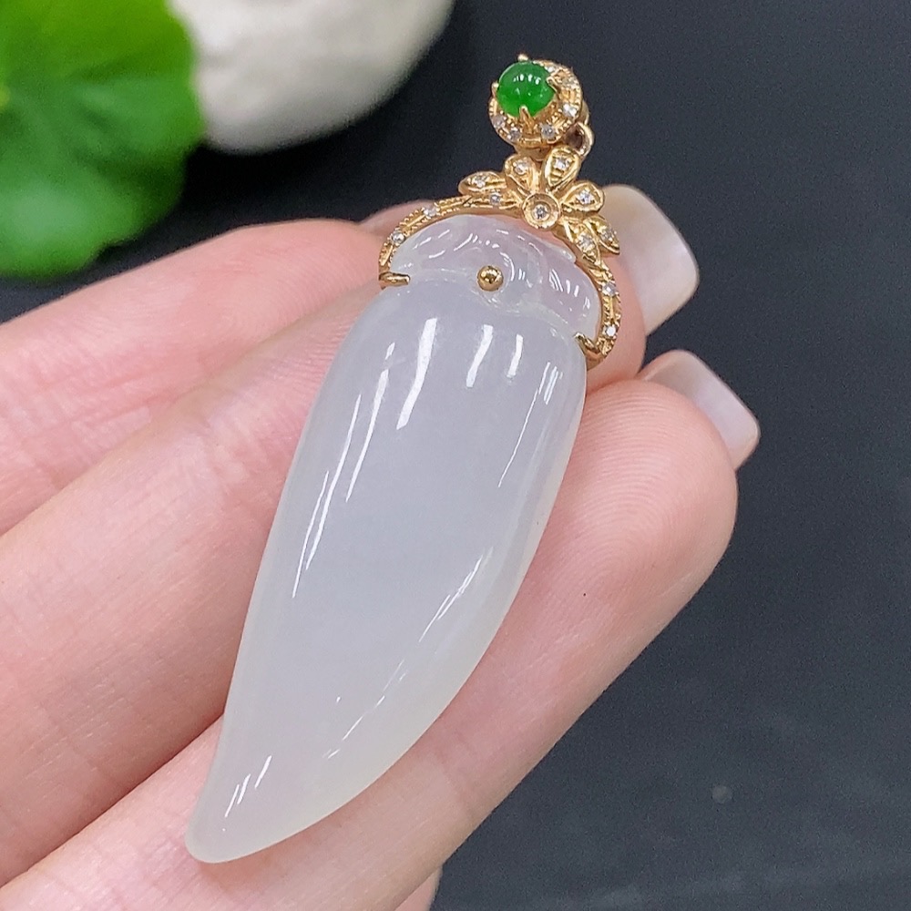 F27124028 Jadeite Fortune Melody Pendant with 18K Gold Clasp, Total Weight Approx. 8.3g, Accented with Diamonds