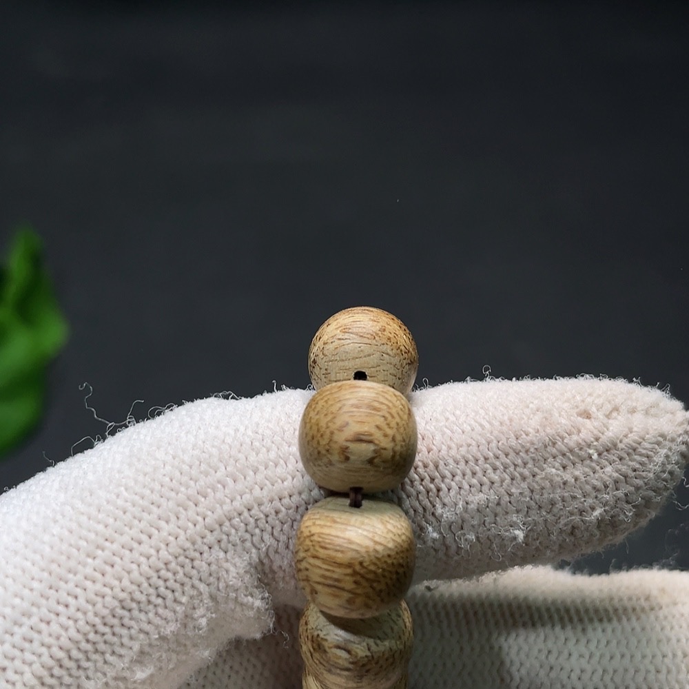 W35097856 Agarwood Bracelet (total weight approx. 6g, bead size around 9.5mm)