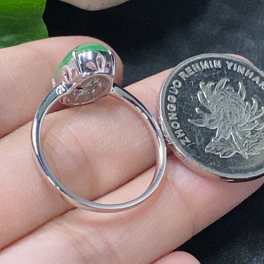 F33930208 Jadeite Ring with 18k Mounting Size 19 Total Weight Approx. 3.45g