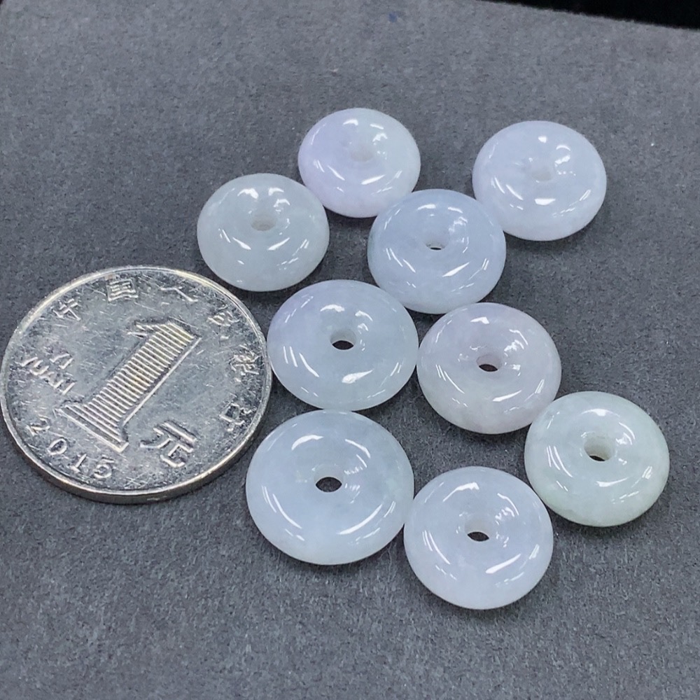 F34948115 Jadeite Peace Knot Pendant Sell as a Lot