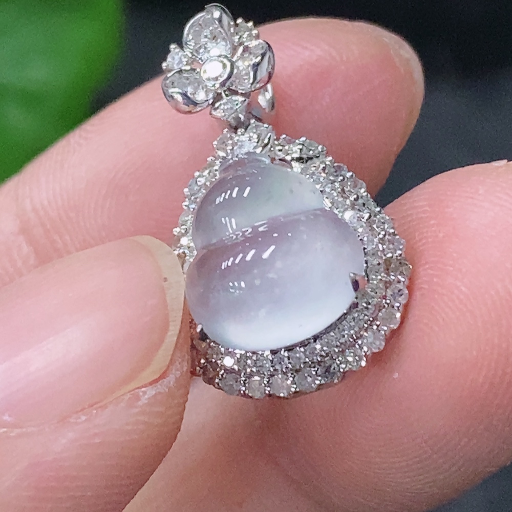 F32800255 Jadeite Inlaid Calabash Pendant with 18K Gold and Diamond Accents, Total Weight Approx. 2.358g