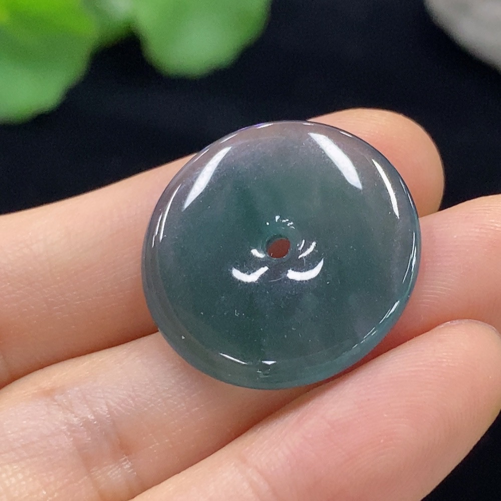 F30531974 Jadeite Peace Knot Pendant Total Weight Approx. 4.63g