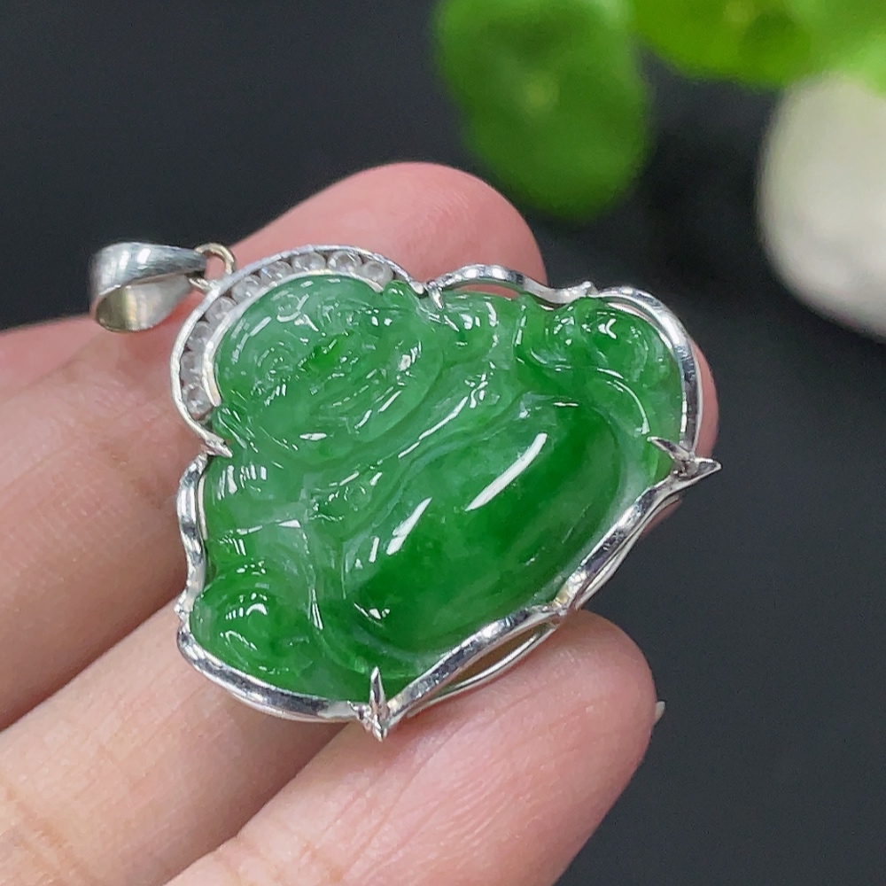 F34018698 Jadeite Buddha Pendant with Non-Diamond Setting, Main Body Approximately 70% Au, Total Weight Approximately 5.43g