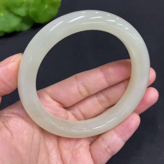 H30440609 Hetian Jade Round Bracelet Size 58.2 Total Weight Approx. 54.9g