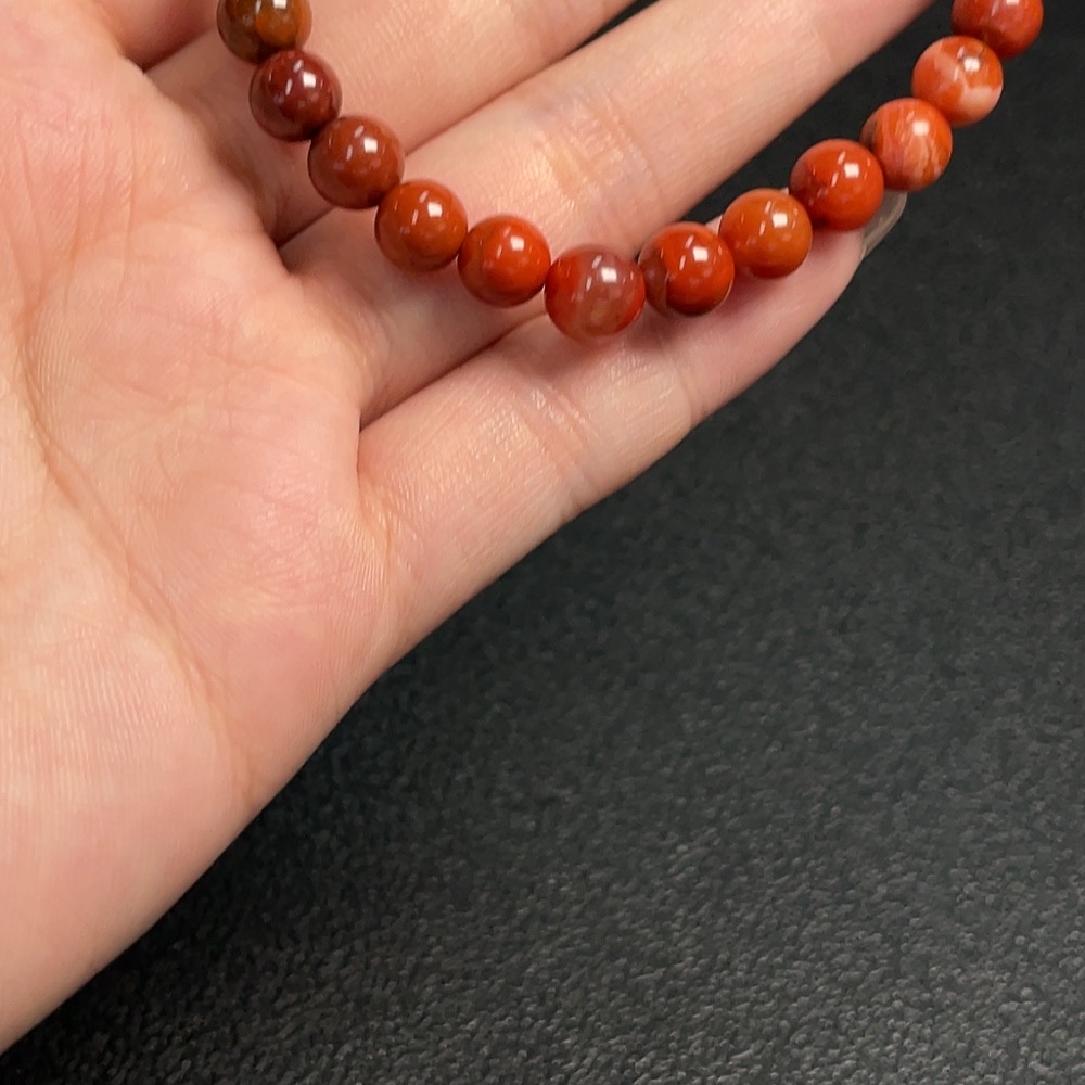 C31576250 South Red Agate Bracelet, Approx. 7mm, Total Weight Approx. 14.63g, Visible Organic Matter