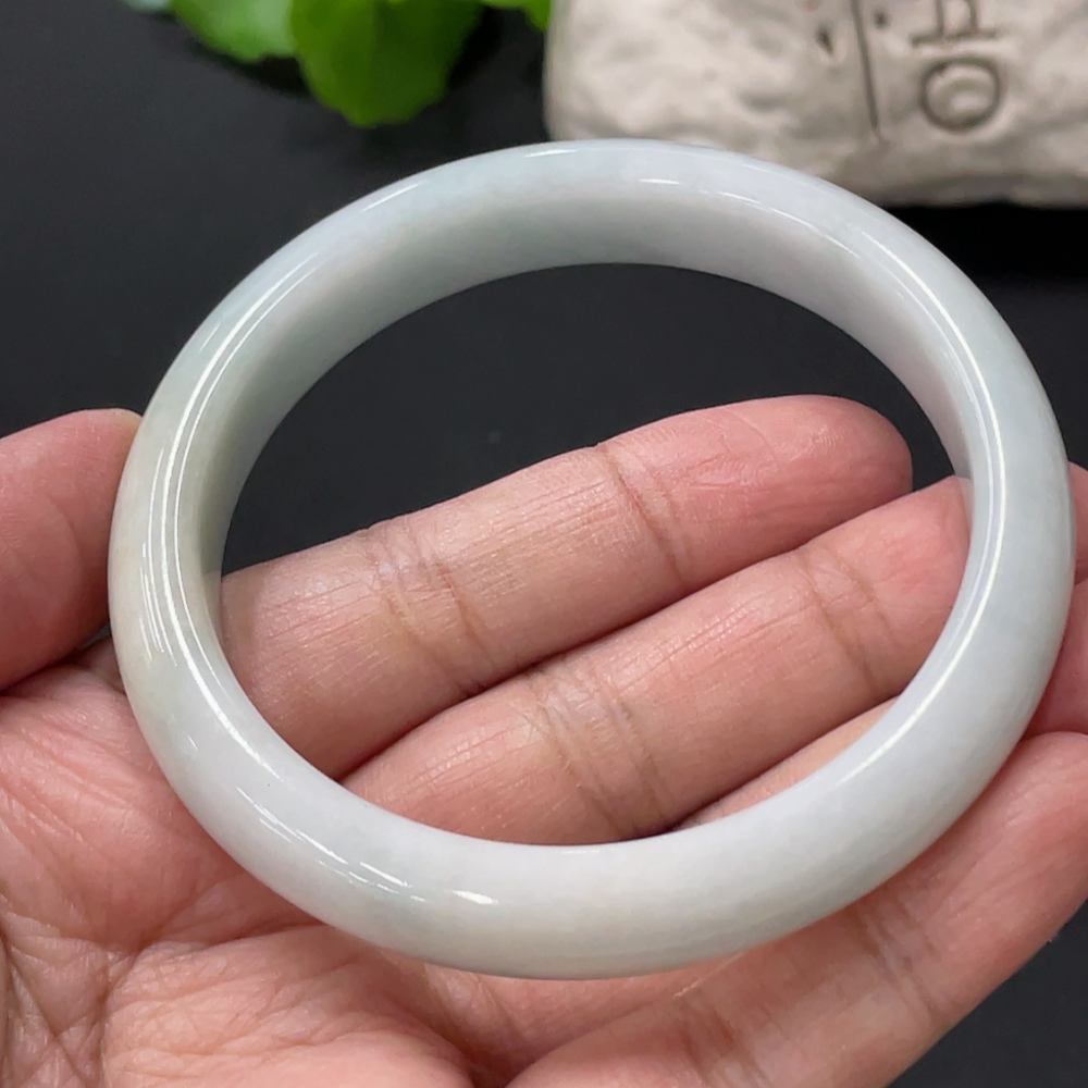 F32821224 Jadeite regular bangle