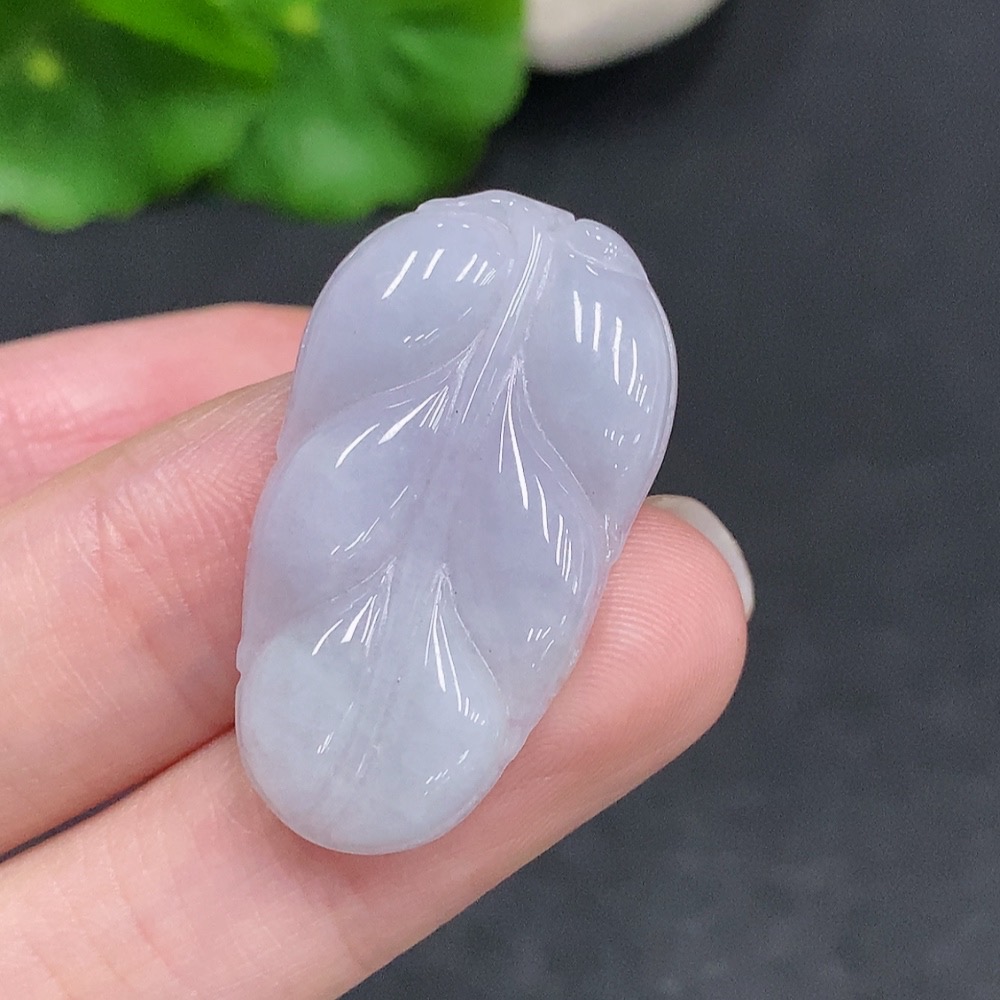 F34003365 Jadeite Leaf Pendant, Total Weight Approx. 3.8g