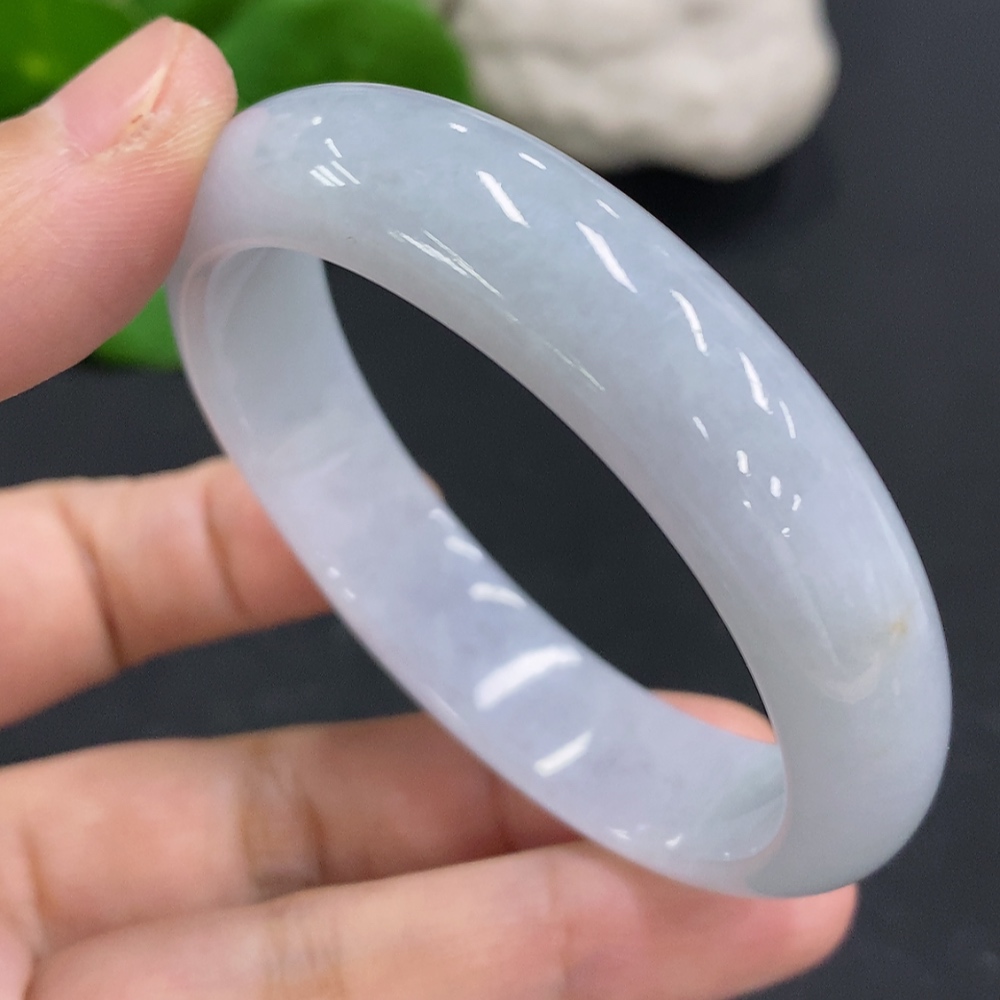 F30552912 Jadeite Imperial Concubine Bangle Size 52/46.4 Total Weight Approx. 42g