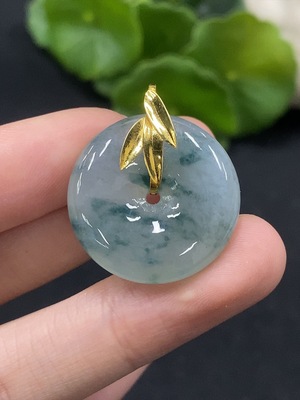 F34027918 Jadeite Peace Knot Pendant with 75% Gold, Total Weight Approx. 8.2g