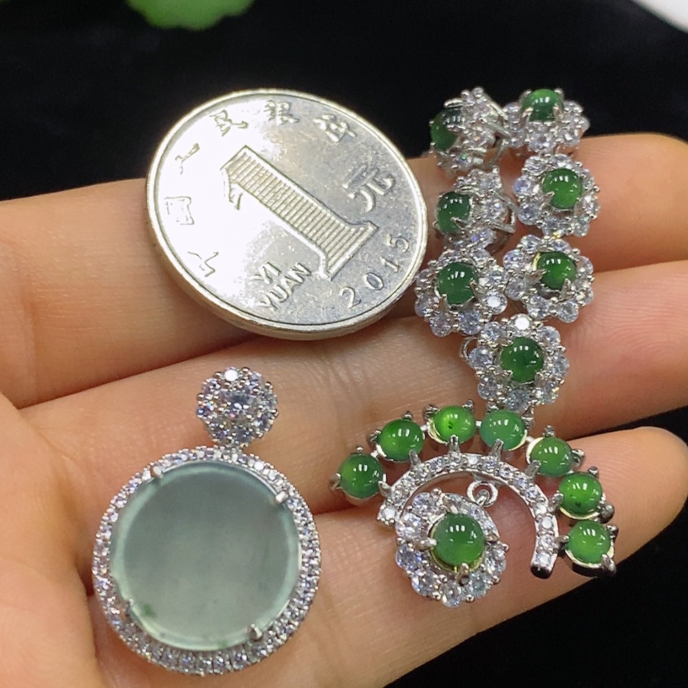 F34974475 Jadeite Inlaid Pendant Non-Gold
