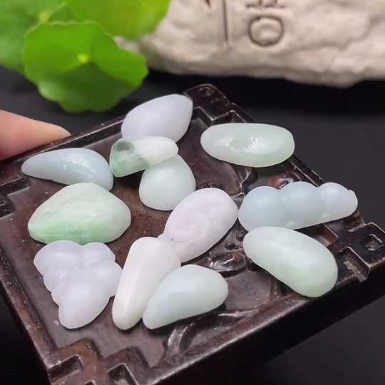 F34978428 Jadeite Rough Pendants Sell as a Lot