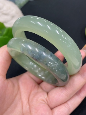 H30490679 Xiuyan Jade (Serpentine Jade) Regular Bracelet