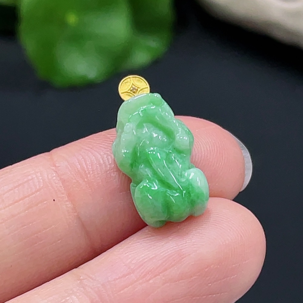 F26997751 JadeitePixiu Pendant with 18K Gold Clasp, Total Weight Approx. 1.9g