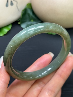 H46528654 和田玉正圈手镯 圈口58.1mm 总重约42.51g