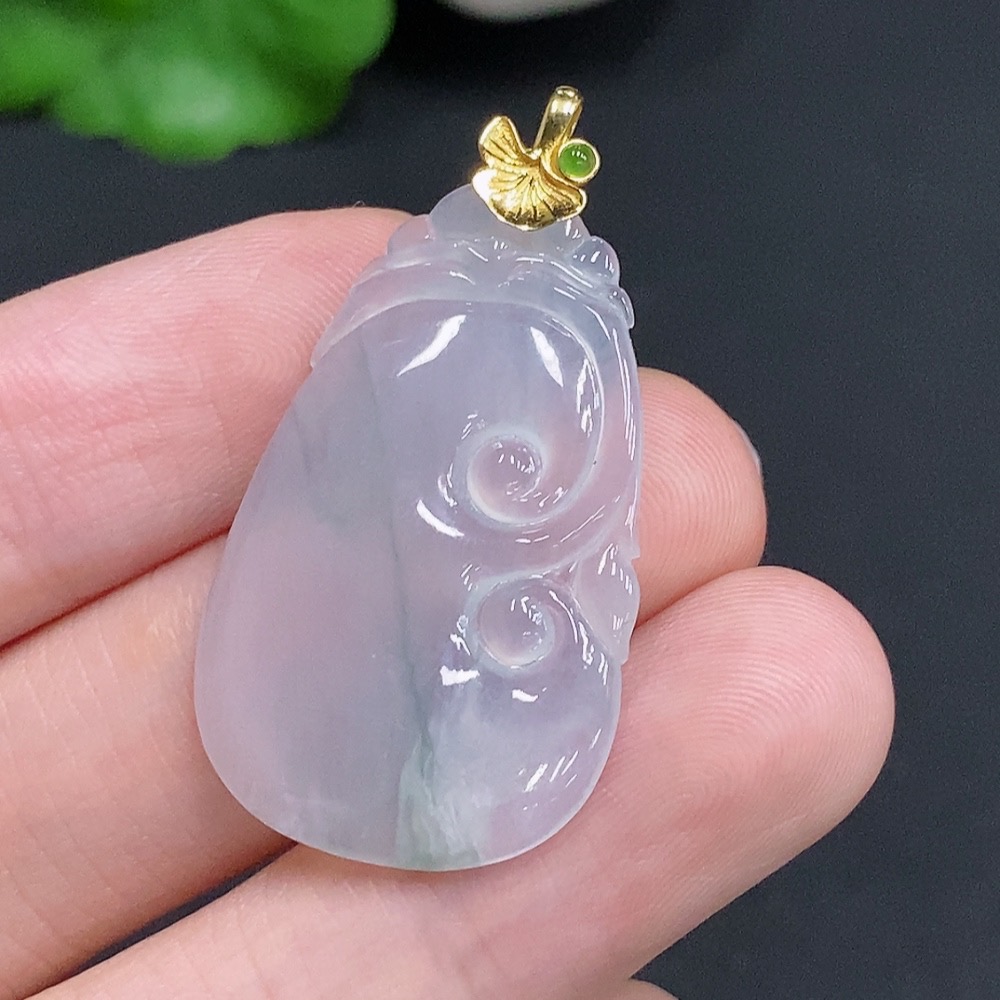 F30555199 Jadeite Ruyi Pendant with 18K Gold Bail, Total Weight Approximately 3.8g