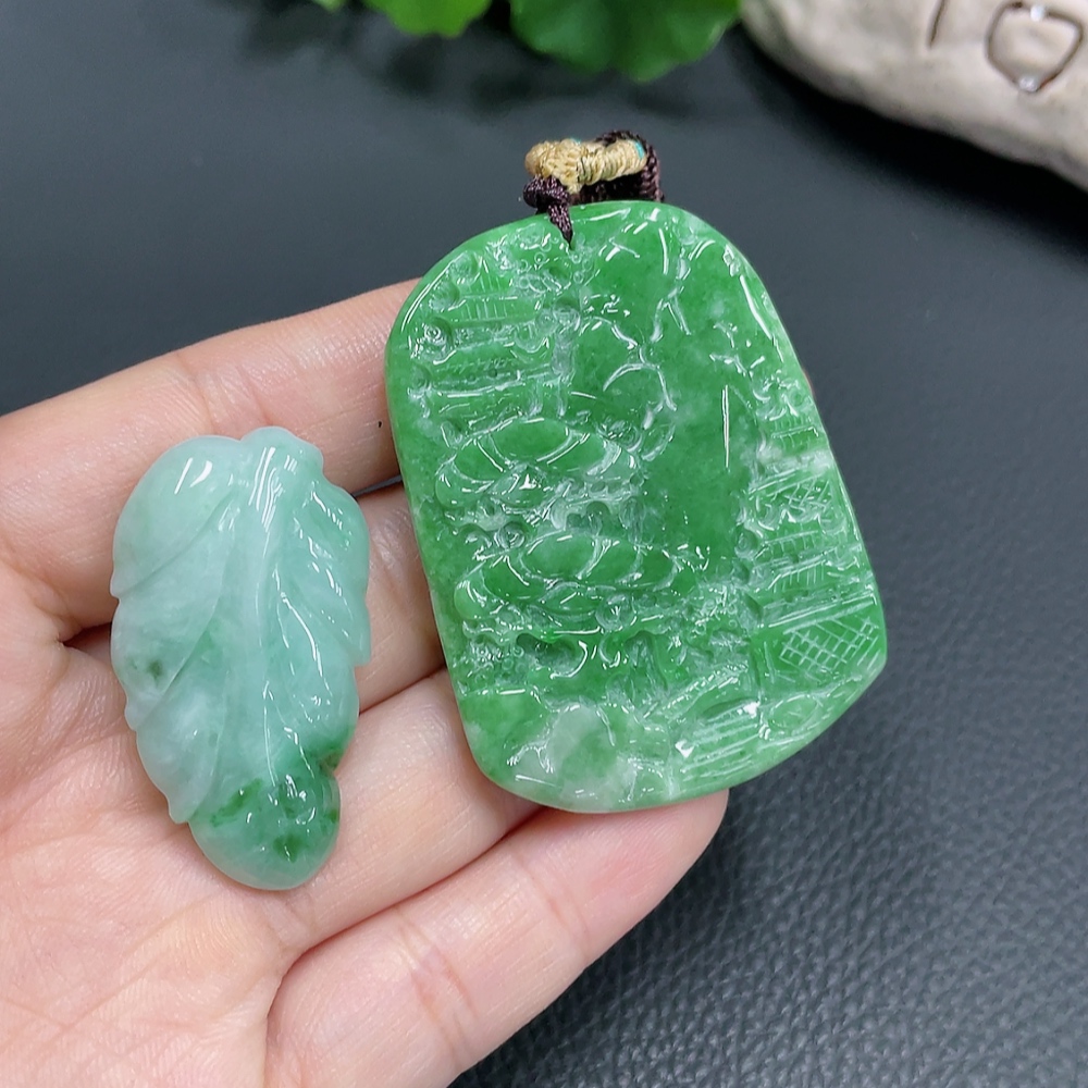F22513074 Jadeite Pendant Sell as a Lot